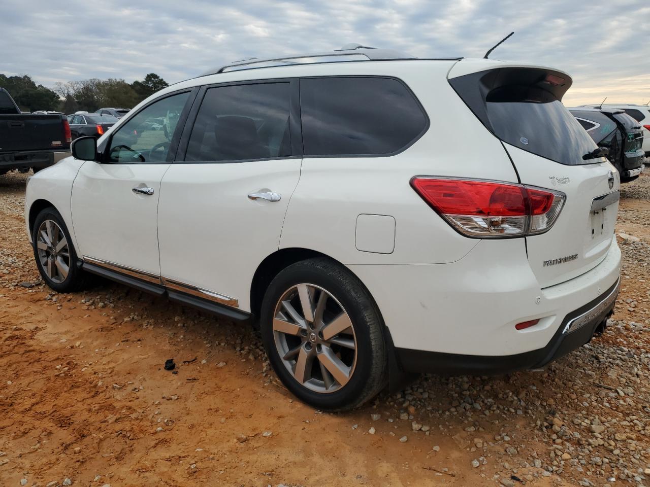 2014 Nissan Pathfinder VIN 5N1AR2MN1EC644166 Copart auction photo, front end / side damage thumbnail 2