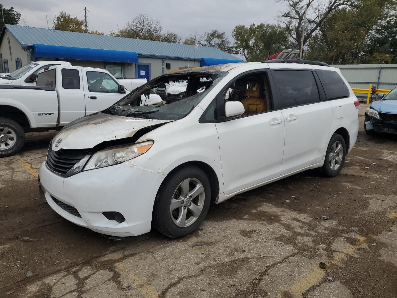 2011 Toyota Sienna VIN 5TDKK3DC7BS050497