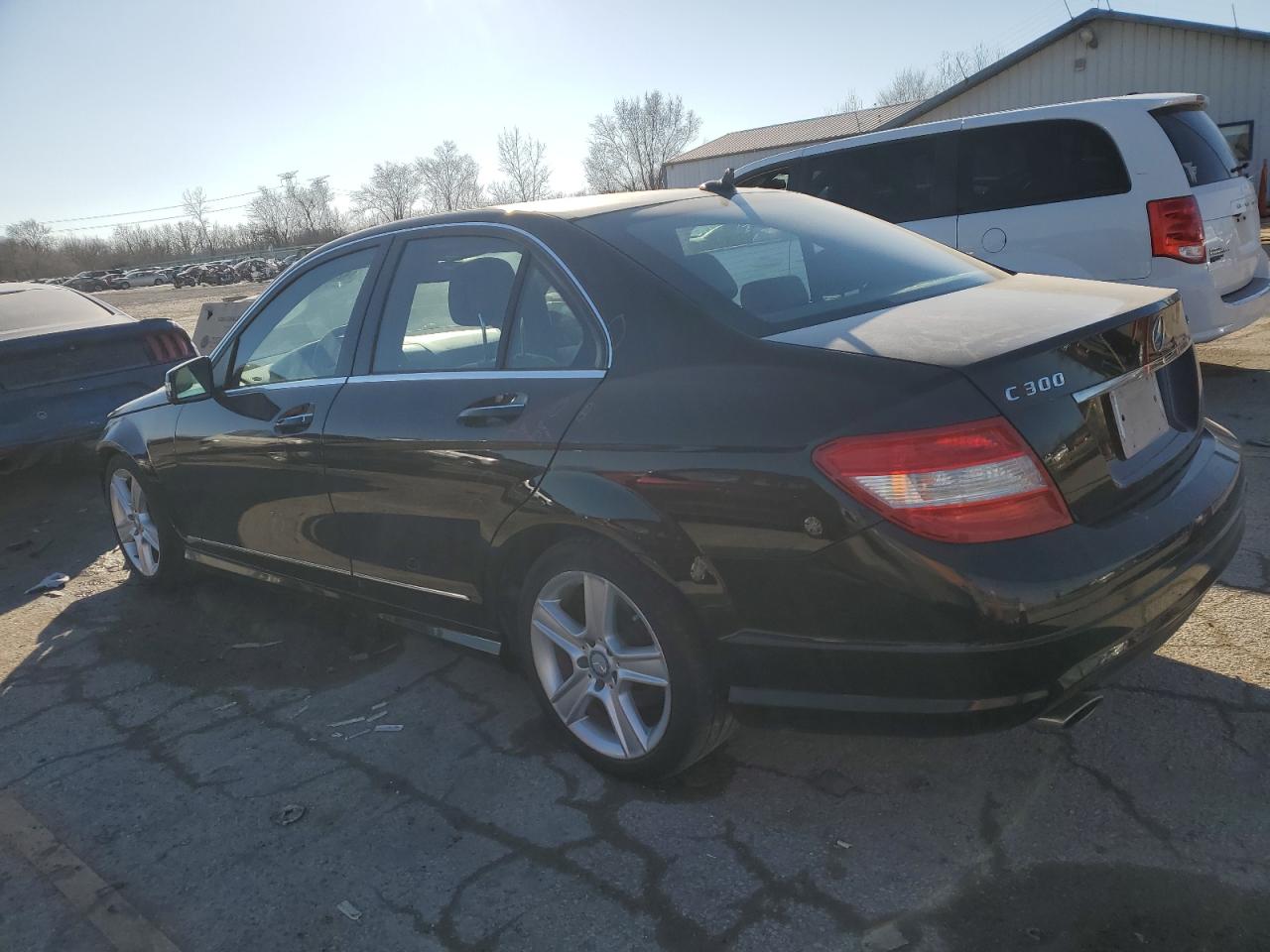 2011 Mercedes-Benz C-klasse VIN WDDGF8BB0BR158630 Copart auction photo, front end damage thumbnail 2