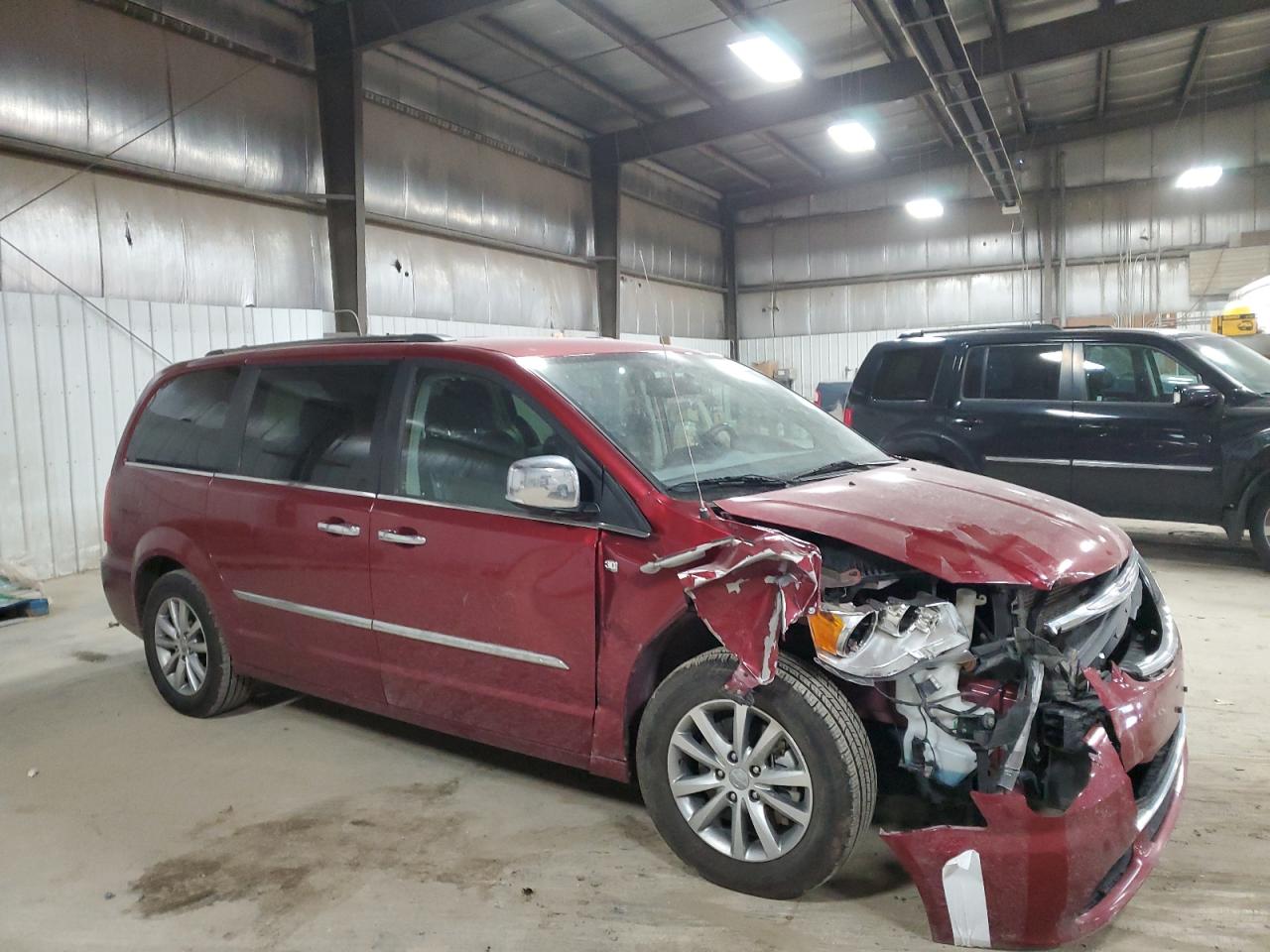 2014 Chrysler Town & Country VIN 2C4RC1CG2ER413127 Copart auction photo, front end damage thumbnail 4