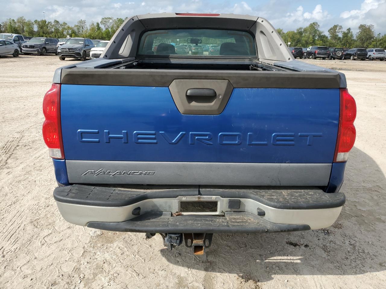 2003 Chevrolet Avalanche VIN 3GNEC13T03G323335 Copart auction photo, all over damage thumbnail 6