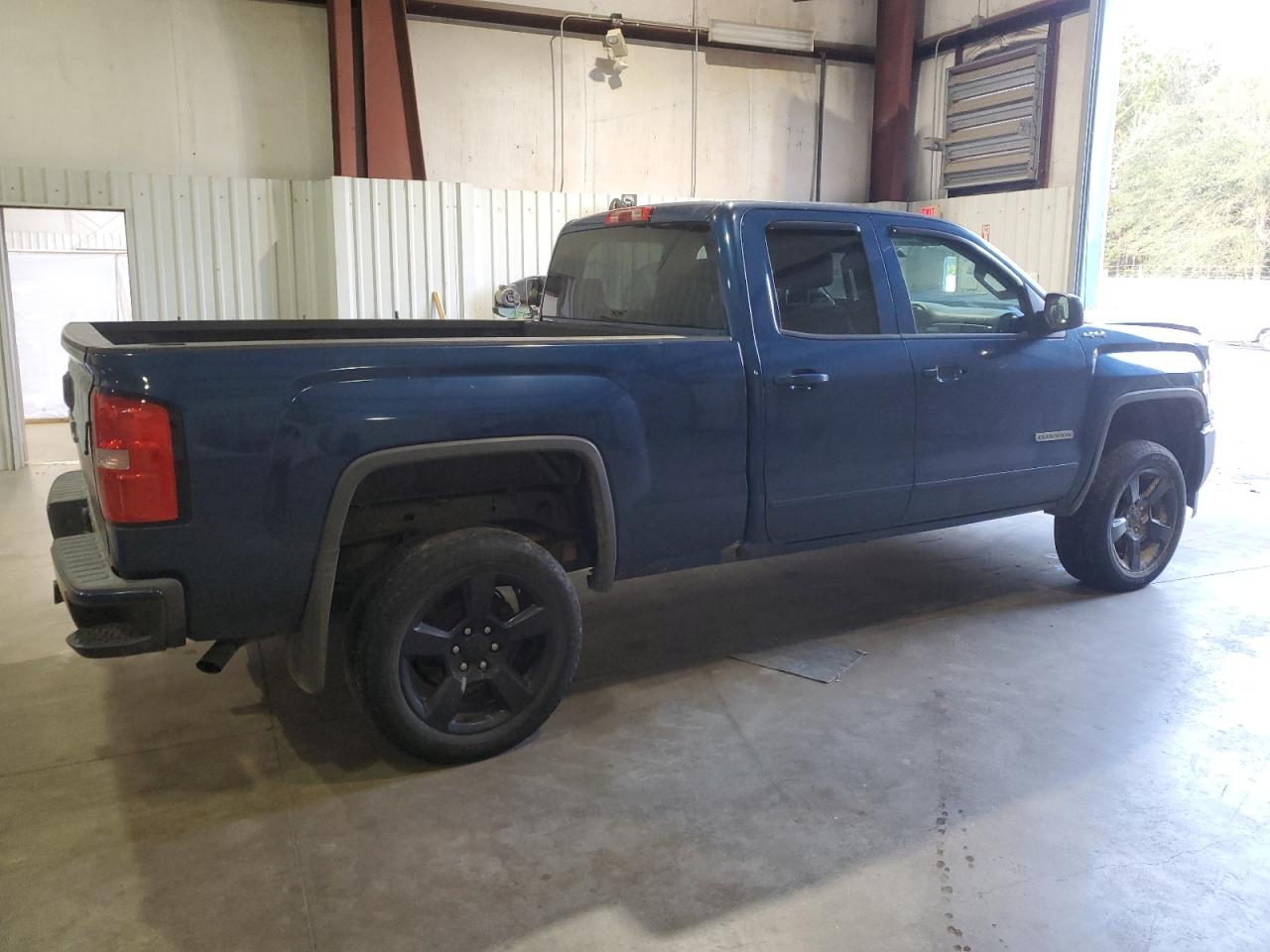 2016 GMC Sierra VIN 1GTV2LEC3GZ294763 Copart auction photo, front end / minor dent/scratches damage thumbnail 3
