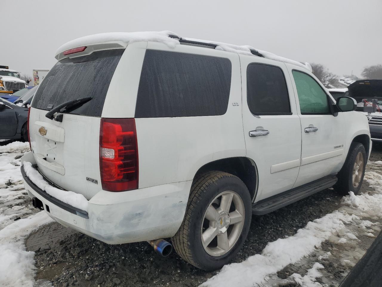 2007 Chevrolet Tahoe VIN 1GNFK130X7J374584 Copart auction photo, normal wear damage thumbnail 3