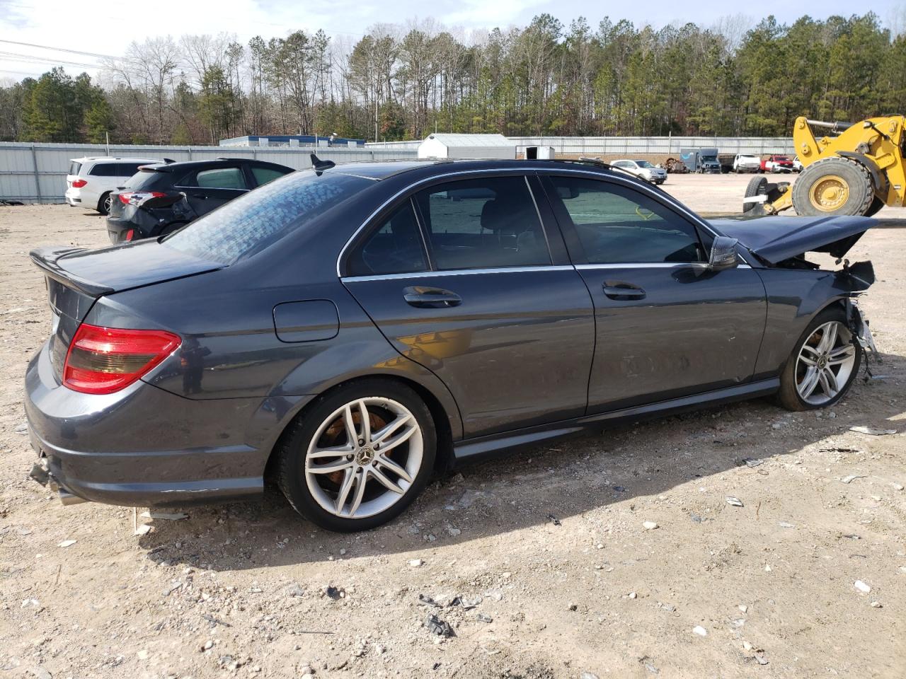 2010 Mercedes-Benz C-klasse VIN WDDGF8BB4AR096678 Copart auction photo, front end damage thumbnail 3