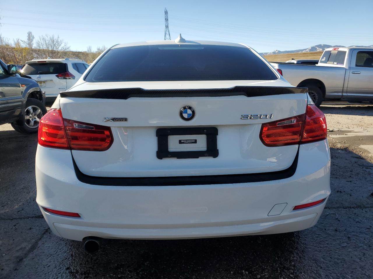 2014 BMW 3er VIN WBA3C3C50EF983583 Copart auction photo, front end damage thumbnail 6
