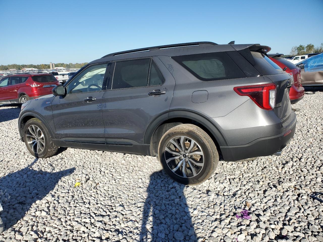 2022 Ford Explorer VIN 1FMSK8KH9NGB75703 Copart auction photo, front end / side damage thumbnail 2