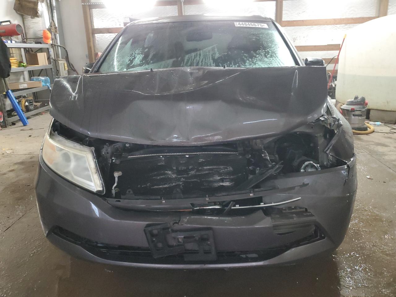2011 Honda Odyssey VIN 5FNRL5H61BB029290 Copart auction photo, front end / minor dent/scratches damage thumbnail 5