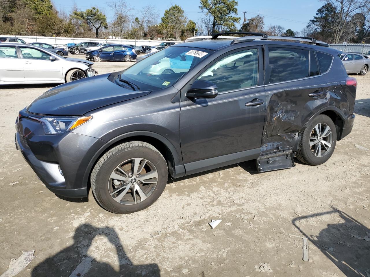 2018 Toyota RAV 4 VIN 2T3RFREV3JW848384
