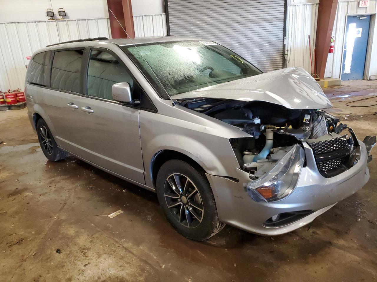 2018 Dodge Caravan VIN 2C4RDGCG7JR137151 Copart auction photo, front end damage thumbnail 4