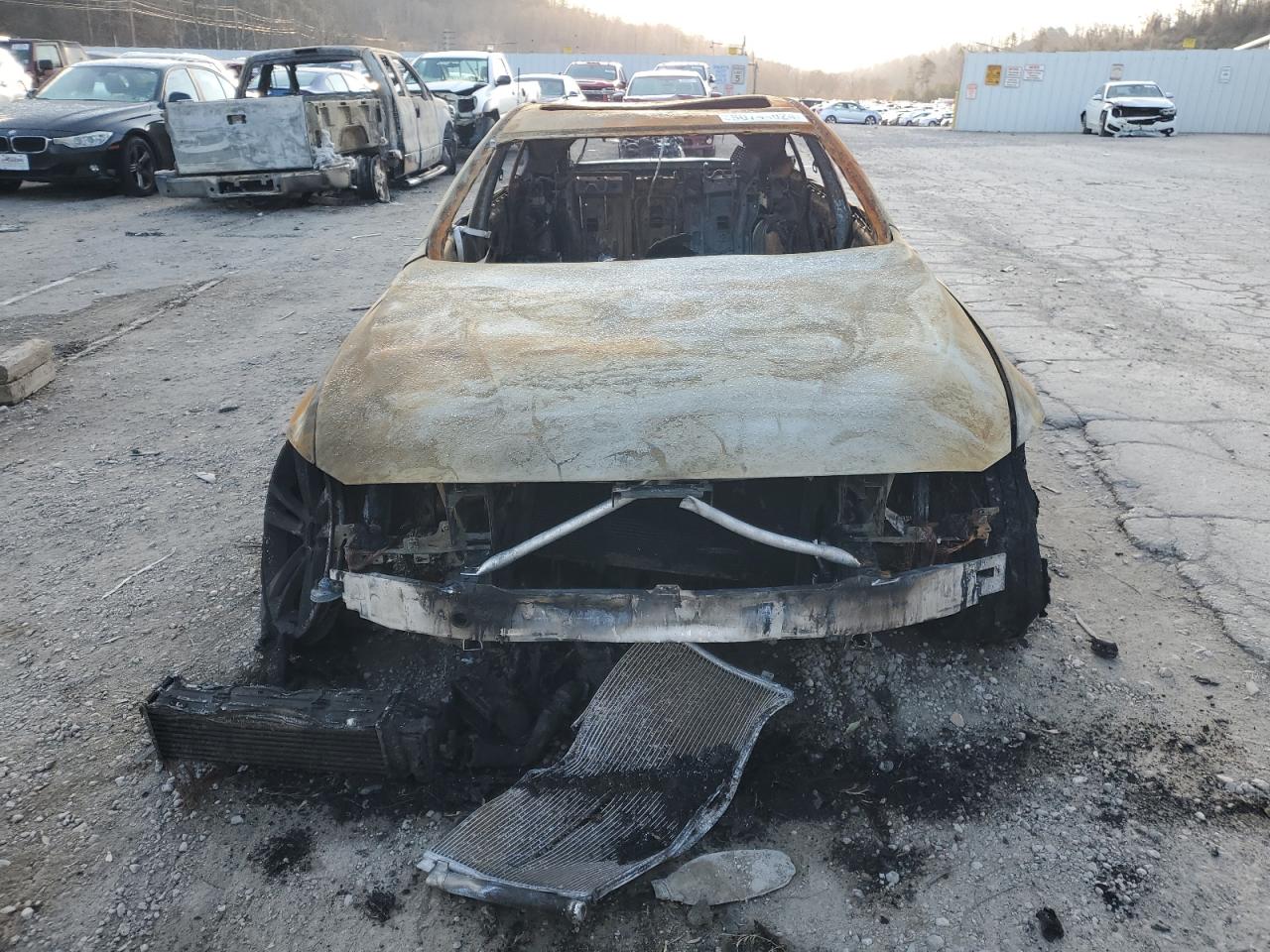 2016 BMW 4er VIN WBA4C9C52GG137802 Copart auction photo, burn damage thumbnail 5