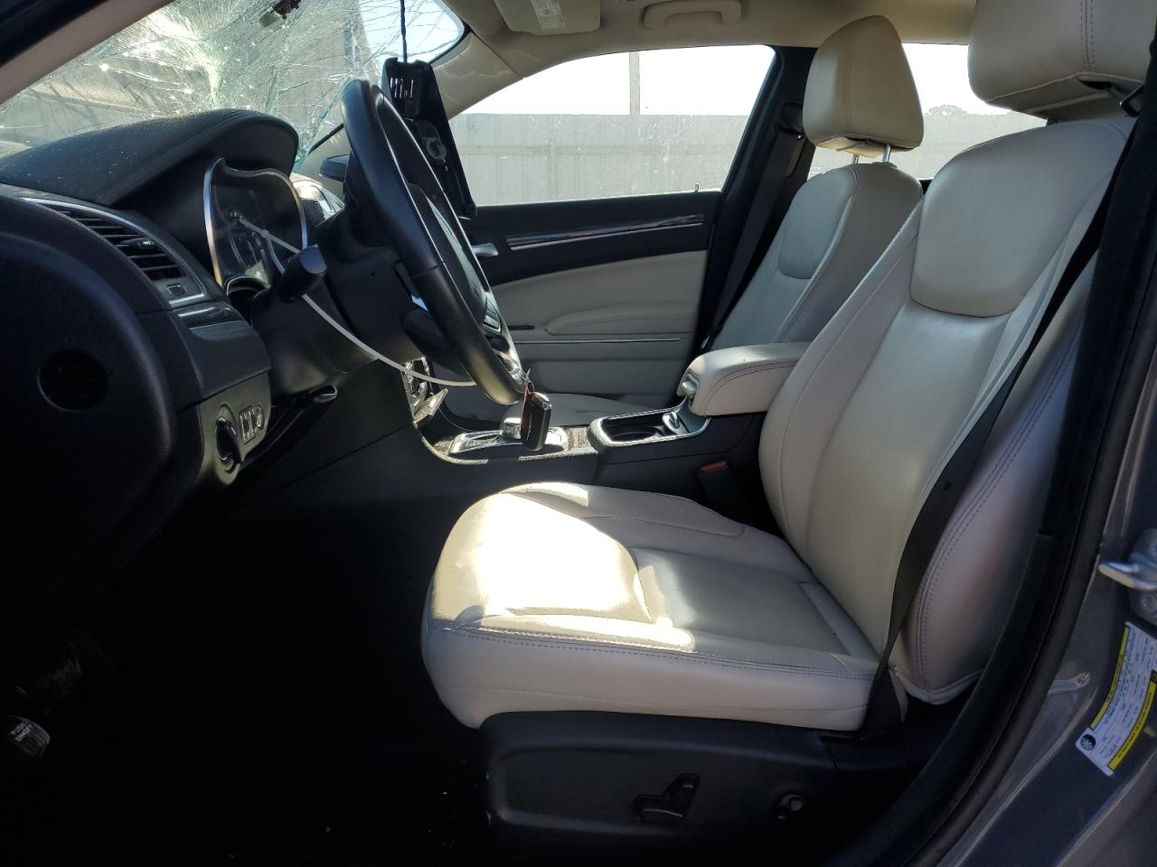 2019 Chrysler 300 VIN 2C3CCAAG5KH566244 Copart auction photo, front end / rear end damage thumbnail 7