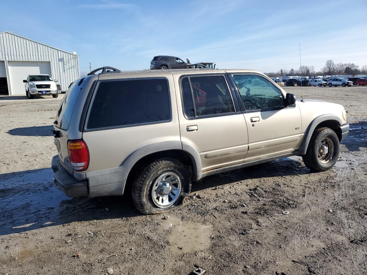 2000 Ford Explorer VIN 1FMZU72XXYUB16563 Copart auction photo, side / minor dent/scratches damage thumbnail 3