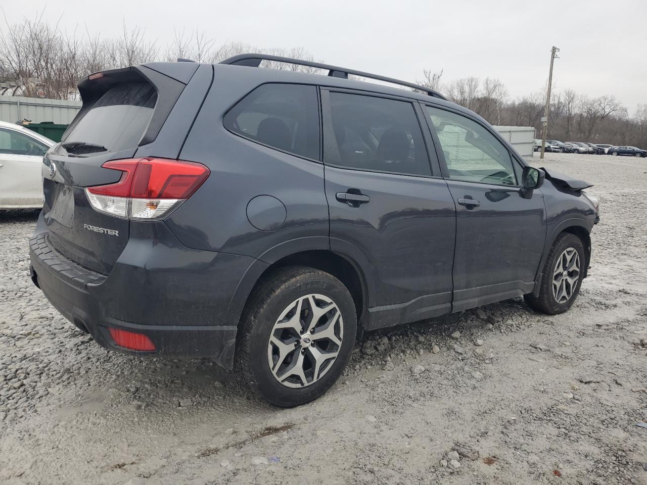 2019 Subaru Forester VIN JF2SKAGC1KH582754 Copart auction photo, front end / side damage thumbnail 3