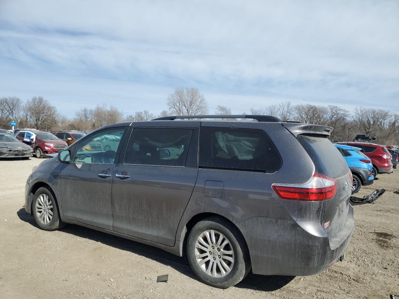 2016 Toyota Sienna VIN 5TDYK3DC6GS691027 Copart auction photo, front end damage thumbnail 2