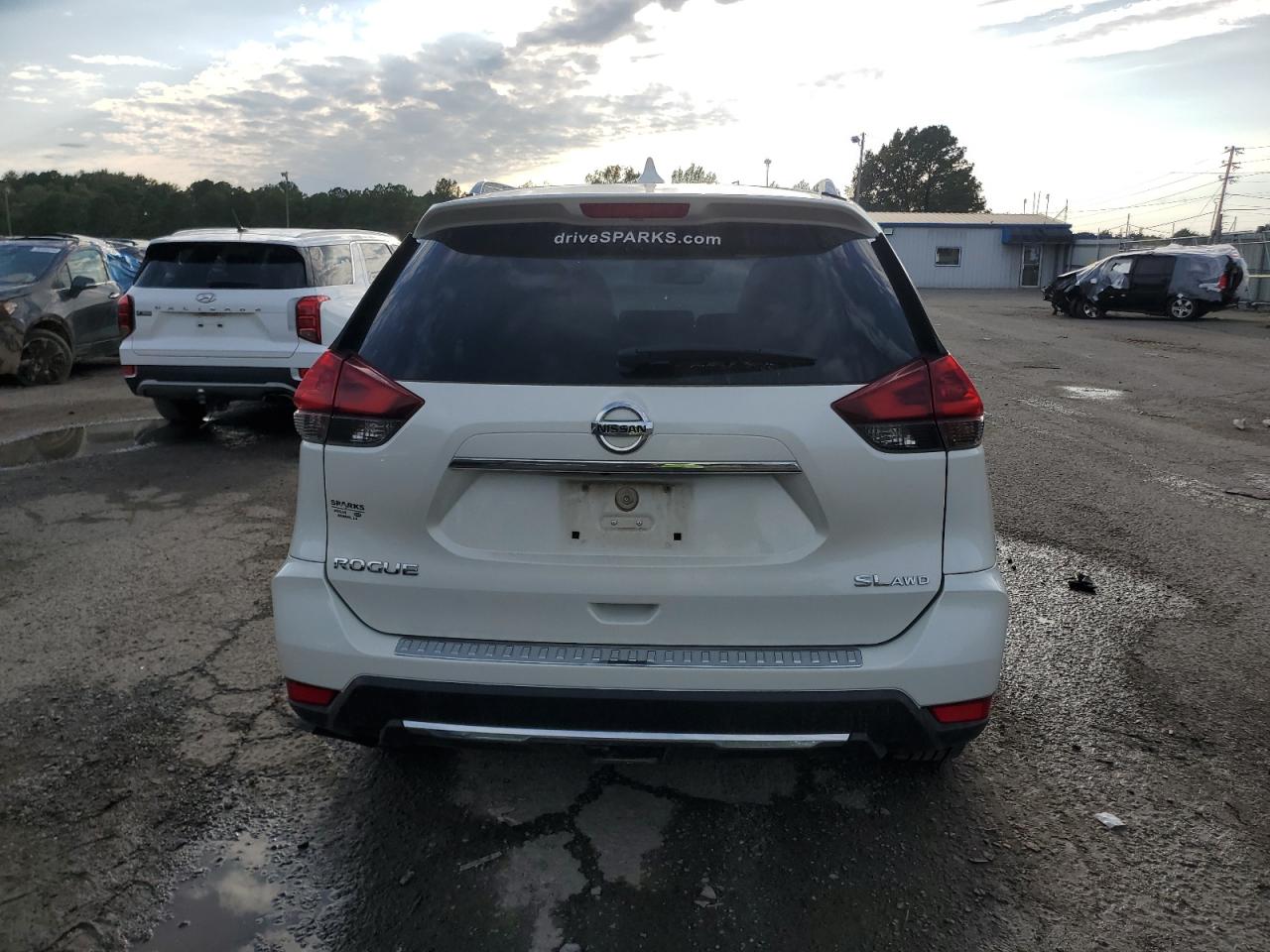 2018 Nissan Rogue VIN 5N1AT2MV3JC849905 Copart auction photo, side / minor dent/scratches damage thumbnail 6