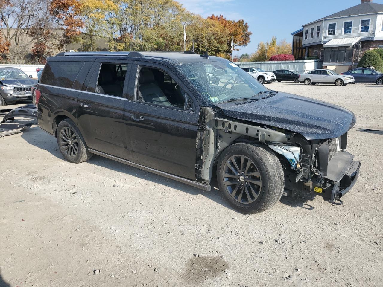 2020 Ford Expedition VIN 1FMJK2AT0LEB00475 Copart auction photo, front end / undercarriage damage thumbnail 4