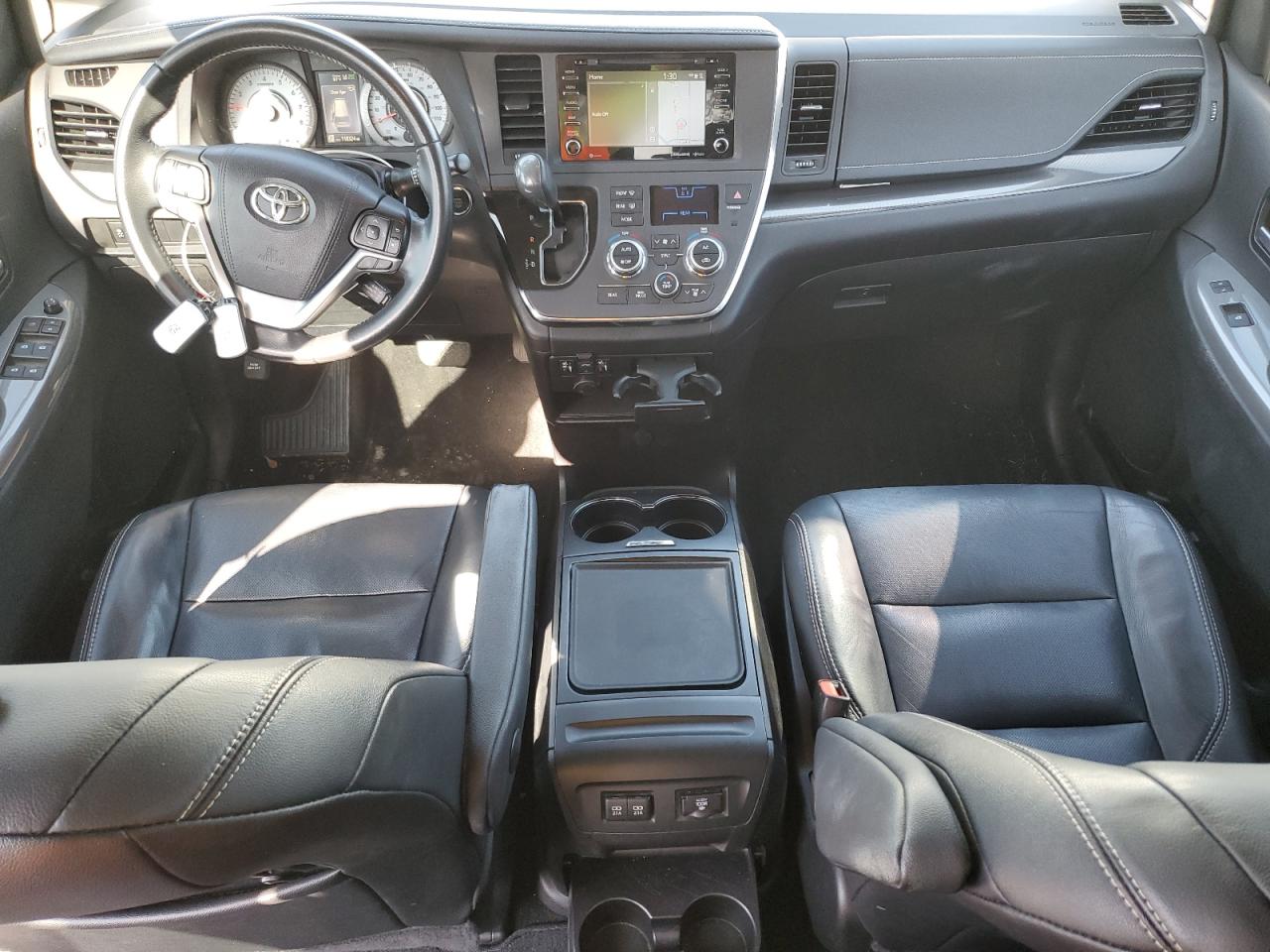 2018 Toyota Sienna VIN 5TDXZ3DC8JS949112 Copart auction photo, front end damage thumbnail 8