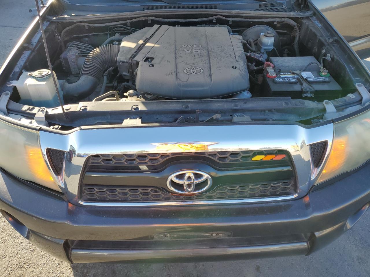 2011 Toyota Tacoma VIN 5TFJU4GN3BX006290 Copart auction photo, side / minor dent/scratches damage thumbnail 11