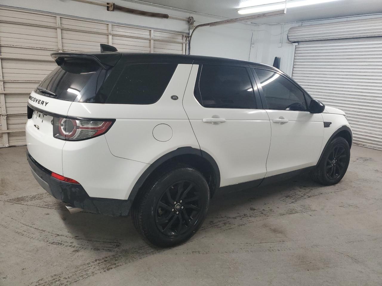2019 Land Rover Discovery VIN SALCR2FX9KH812218 Copart auction photo, undercarriage / mechanical damage thumbnail 3