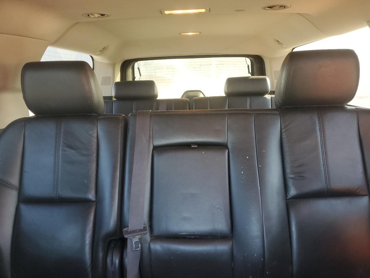 2011 Chevrolet Suburban VIN 1GNSKJE33BR361644 Copart auction photo, front end damage thumbnail 10