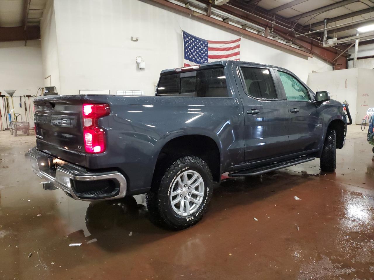2019 Chevrolet Silverado VIN 1GCUYDED8KZ213340 Copart auction photo, front end / side damage thumbnail 3