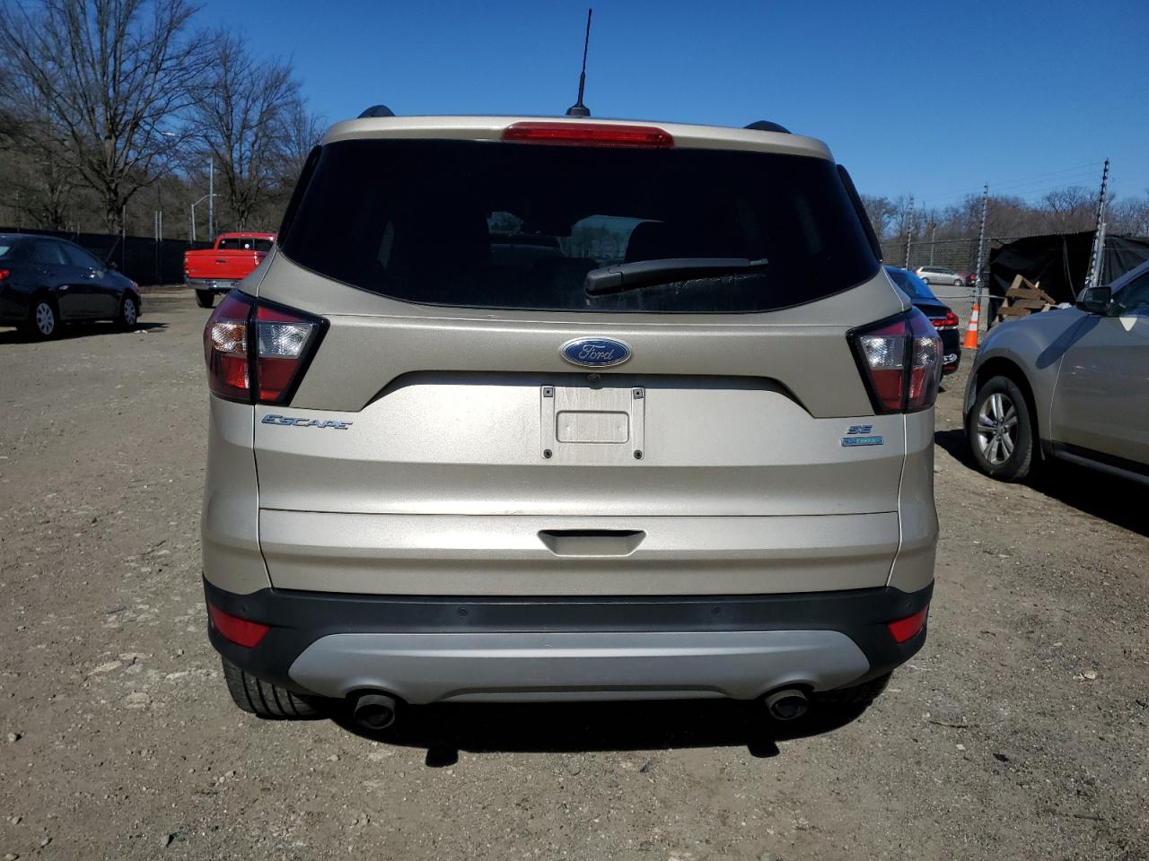 2017 Ford Escape VIN 1FMCU0GD9HUE91498 Copart auction photo, normal wear / minor dent/scratches damage thumbnail 6