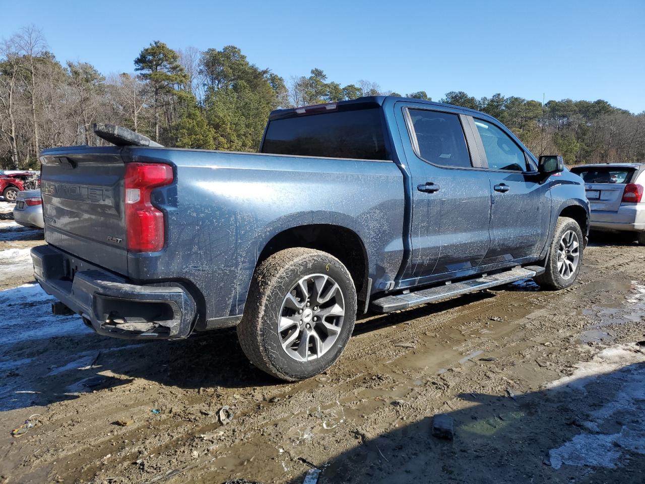 2021 Chevrolet Silverado VIN 3GCUYEED5MG250628 Copart auction photo, side / front end damage thumbnail 3