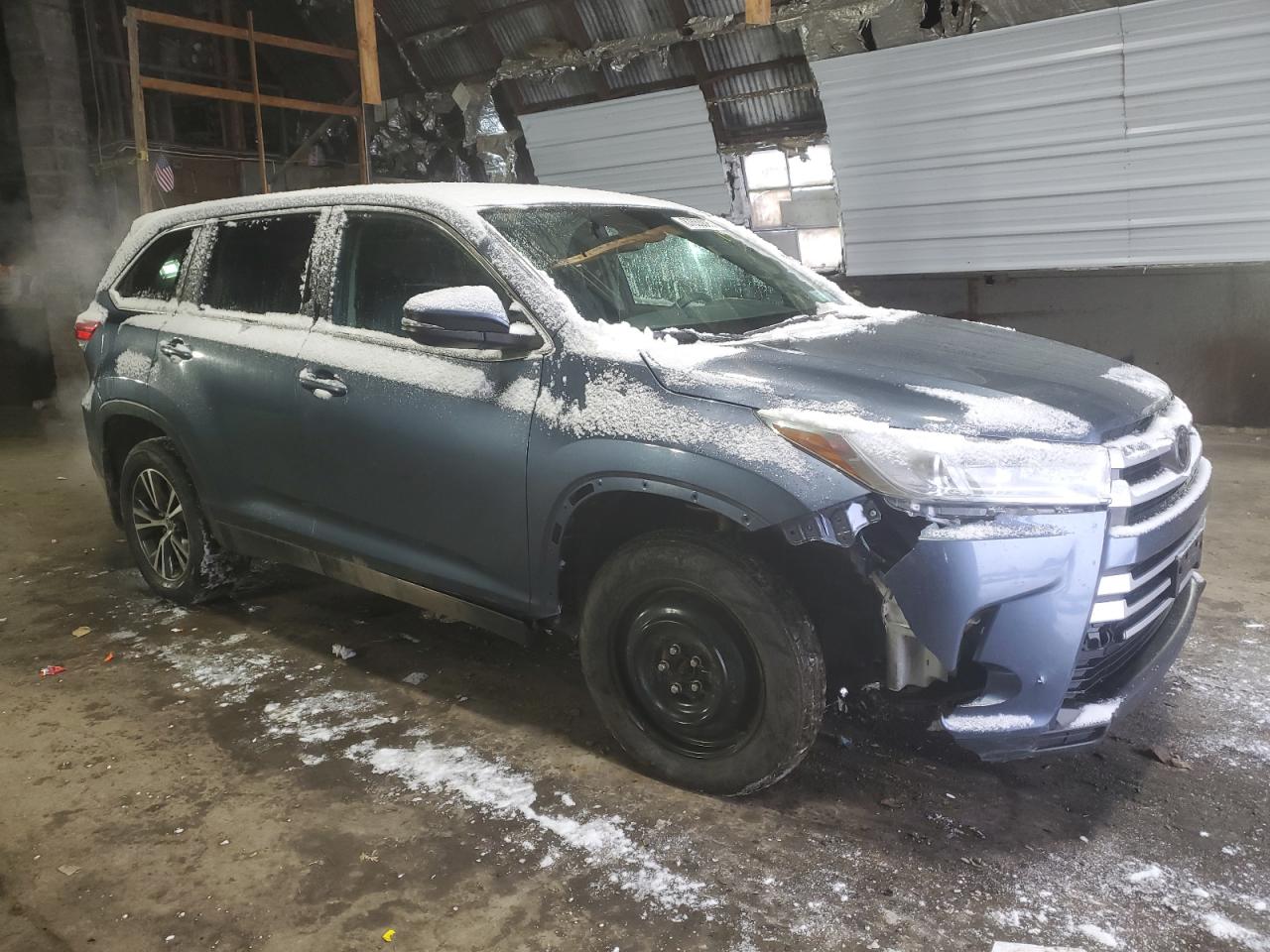 2019 Toyota Highlander VIN 5TDBZRFH6KS935460 Copart auction photo, front end damage thumbnail 4