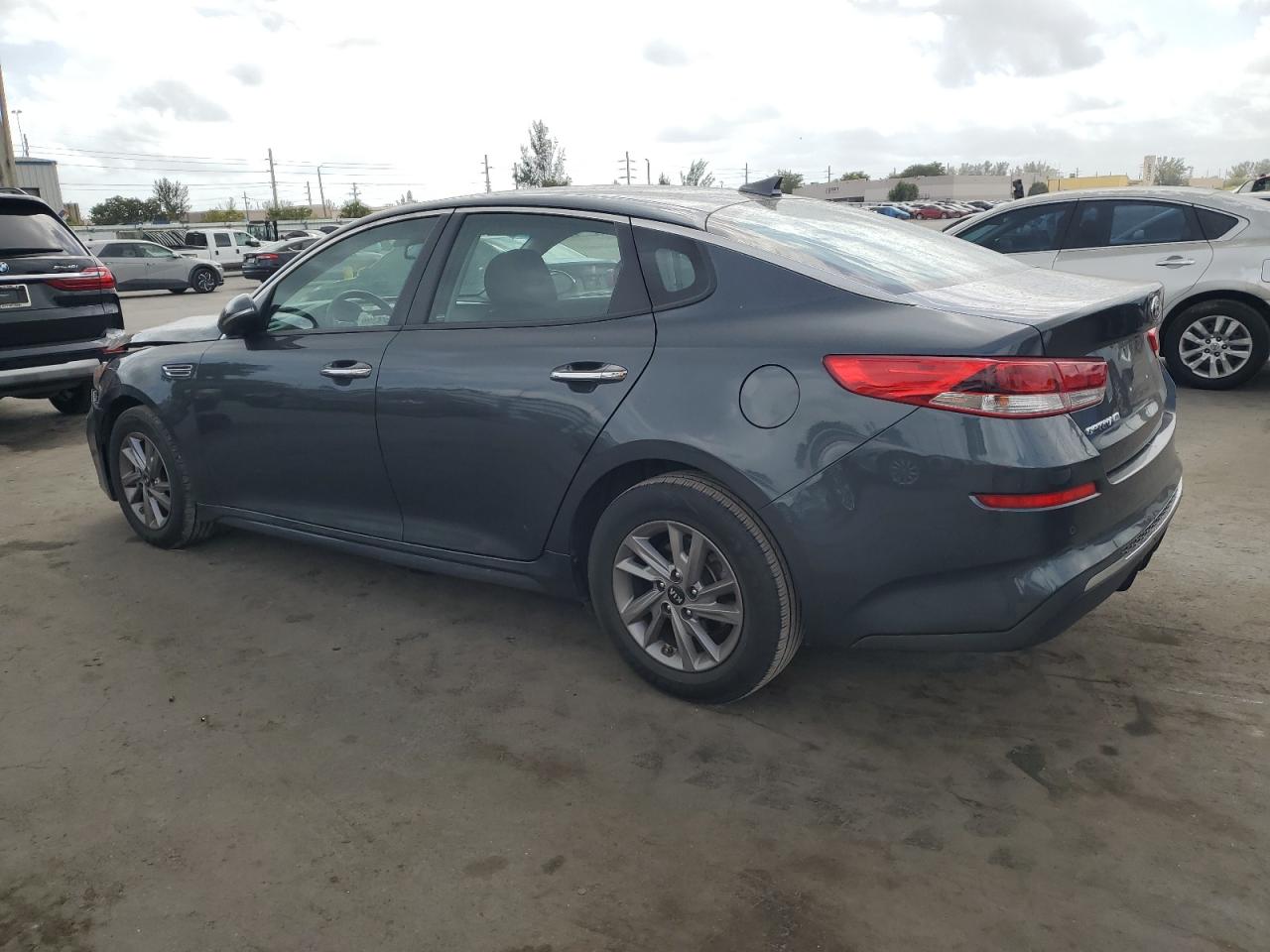 2020 KIA Optima VIN 5XXGT4L38LG444555 Copart auction photo, front end damage thumbnail 2