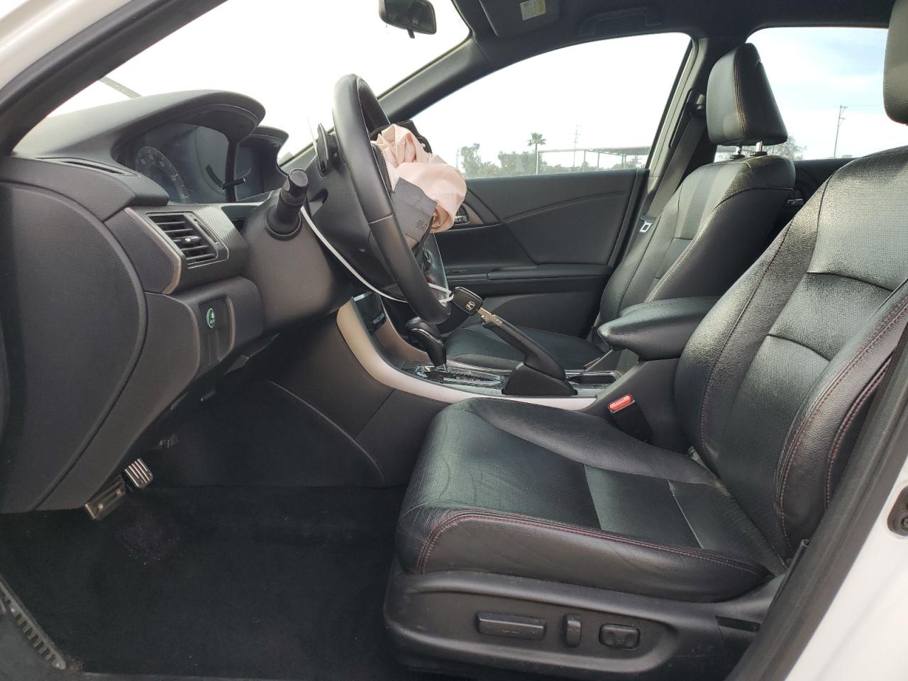 2017 Honda Accord VIN 1HGCR2F16HA060046 Copart auction photo, front end / minor dent/scratches damage thumbnail 7