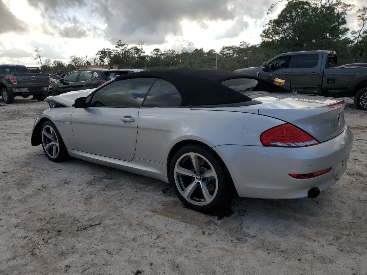 2010 BMW 6er VIN WBAEB5C56AC225685 Copart auction photo, front end / rear end damage thumbnail 2