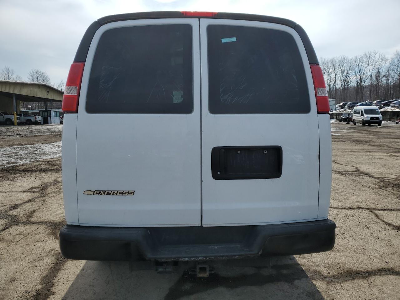 2017 Chevrolet Express VIN 1GCWGAFG7H1255380 Copart auction photo, front end / minor dent/scratches damage thumbnail 6