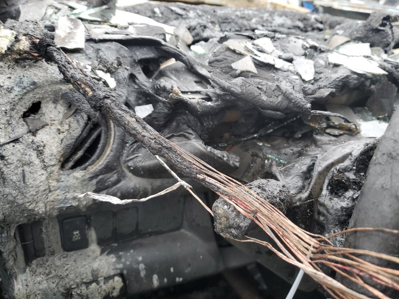 2014 Honda Pilot VIN 5FNYF4H57EB012826 Copart auction photo, burn damage thumbnail 9