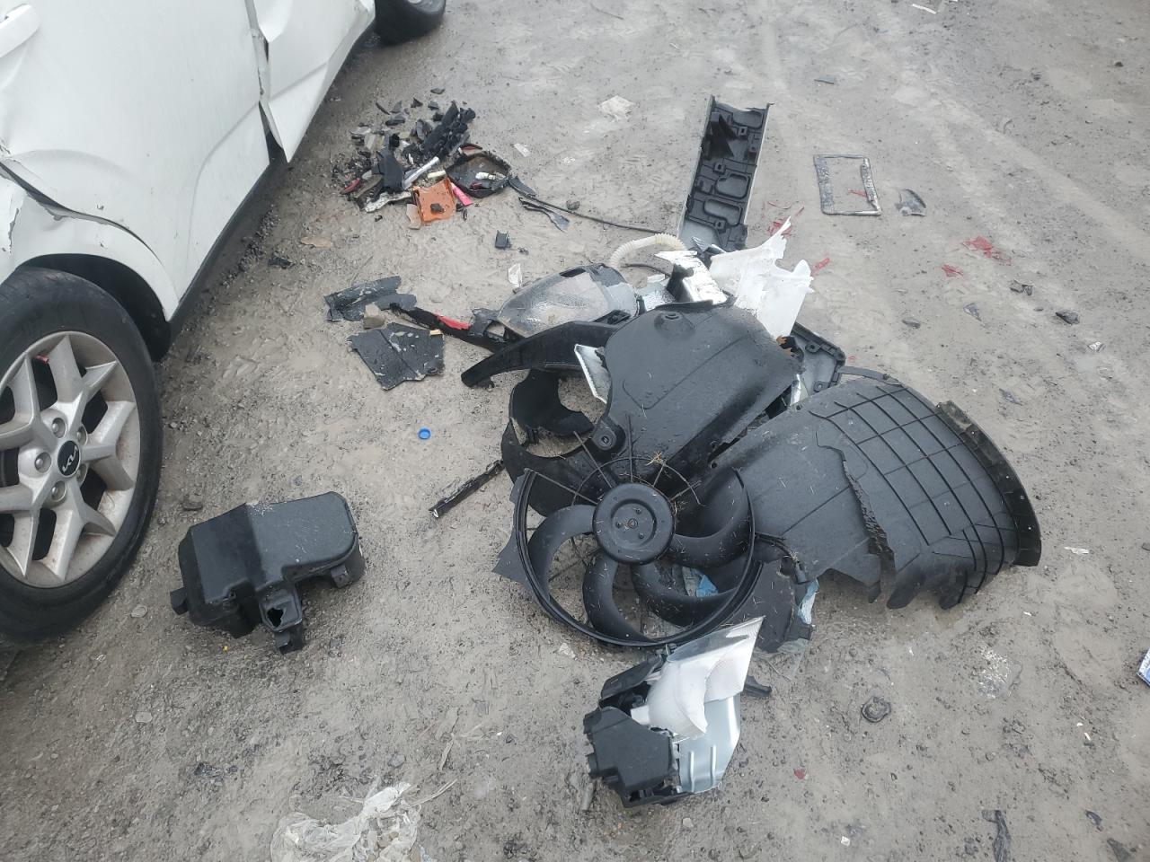 2022 KIA Soul VIN KNDJ23AU0N7155678 Copart auction photo, all over damage thumbnail 15