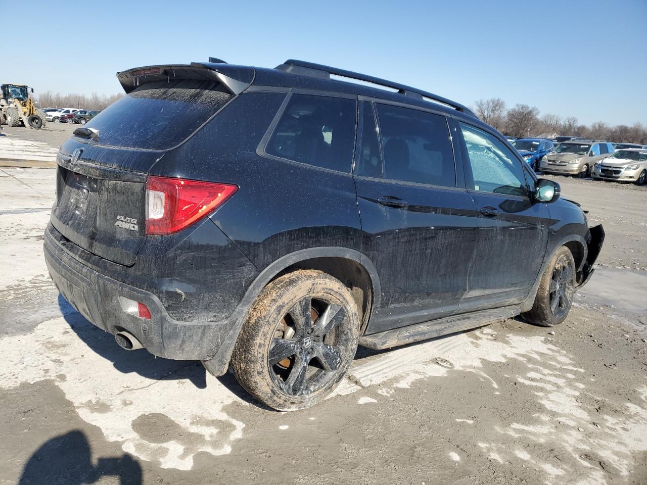 2021 Honda Passport VIN 5FNYF8H0XMB028061 Copart auction photo, front end damage thumbnail 3
