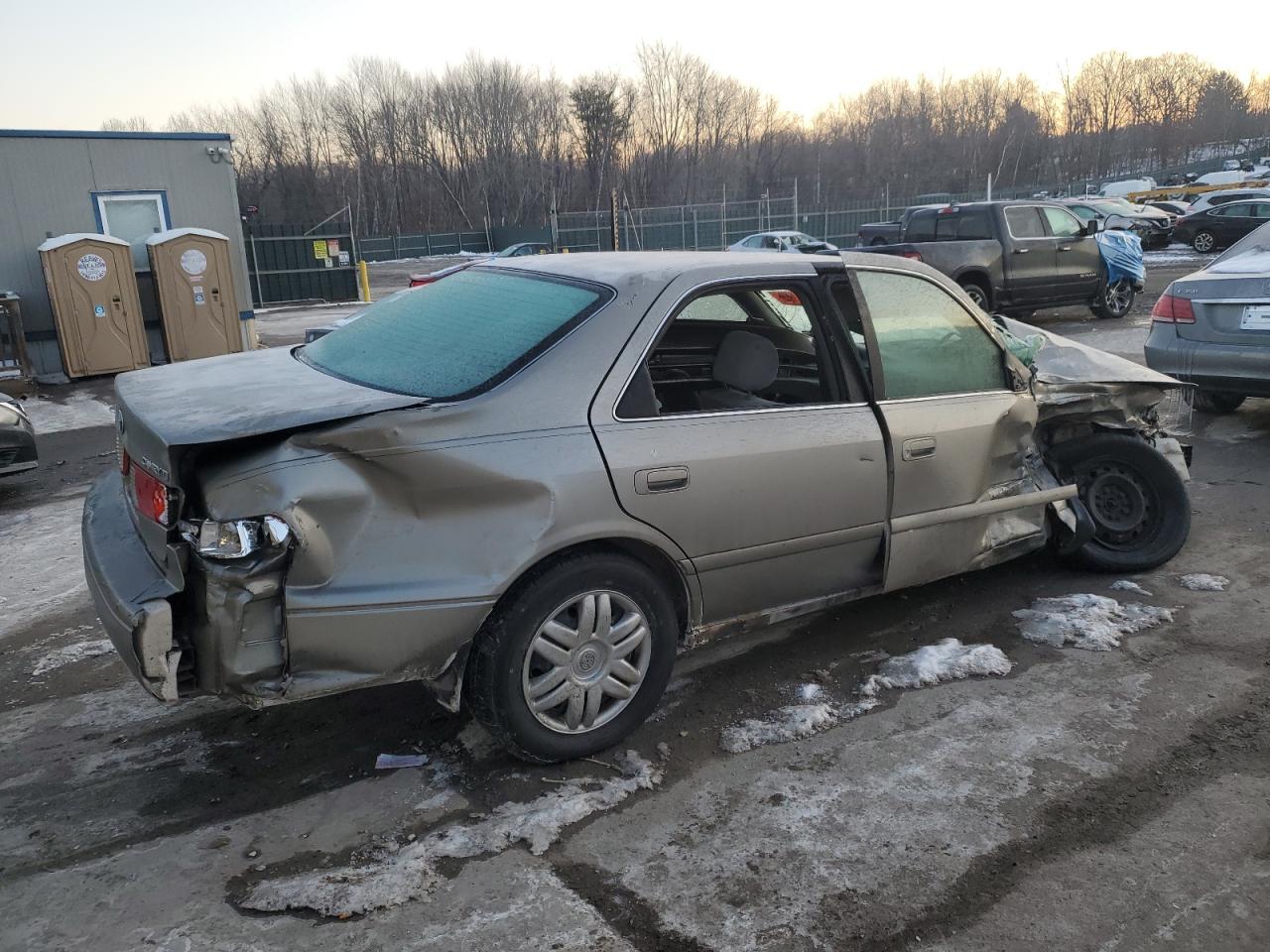 2000 Toyota Camry VIN JT2BG22K4Y0446882 Copart auction photo, all over / rollover damage thumbnail 3