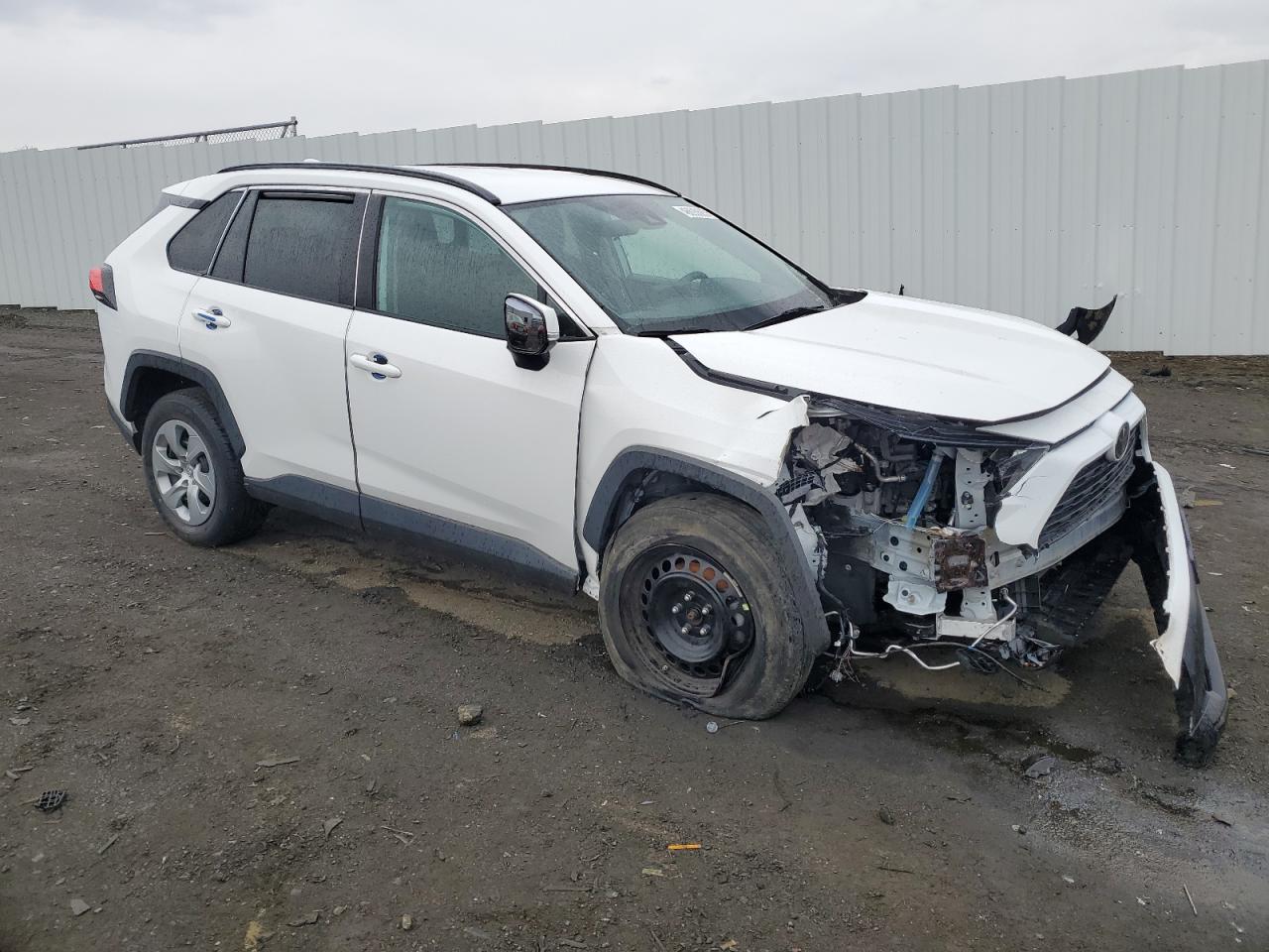 2021 Toyota RAV 4 VIN 2T3G1RFV0MW239133 Copart auction photo, front end / minor dent/scratches damage thumbnail 4