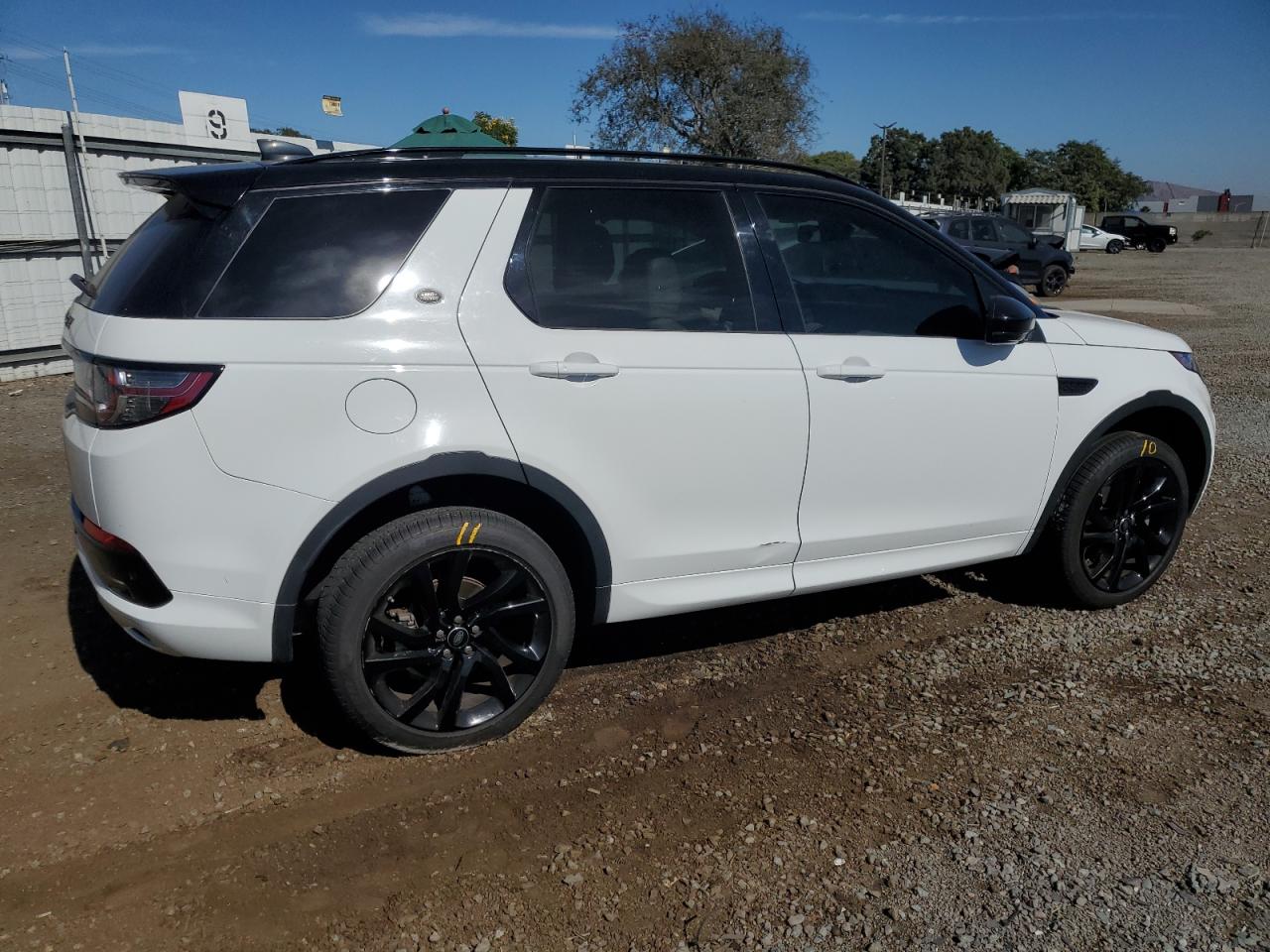2019 Land Rover Discovery VIN SALCR2FXXKH812017 Copart auction photo, all over damage thumbnail 3
