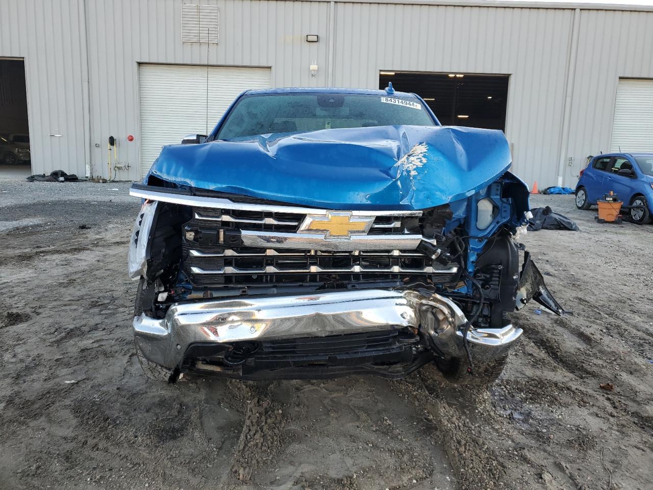 2023 Chevrolet Silverado VIN 1GCUDGE82PZ121034 Copart auction photo, front end / minor dent/scratches damage thumbnail 5