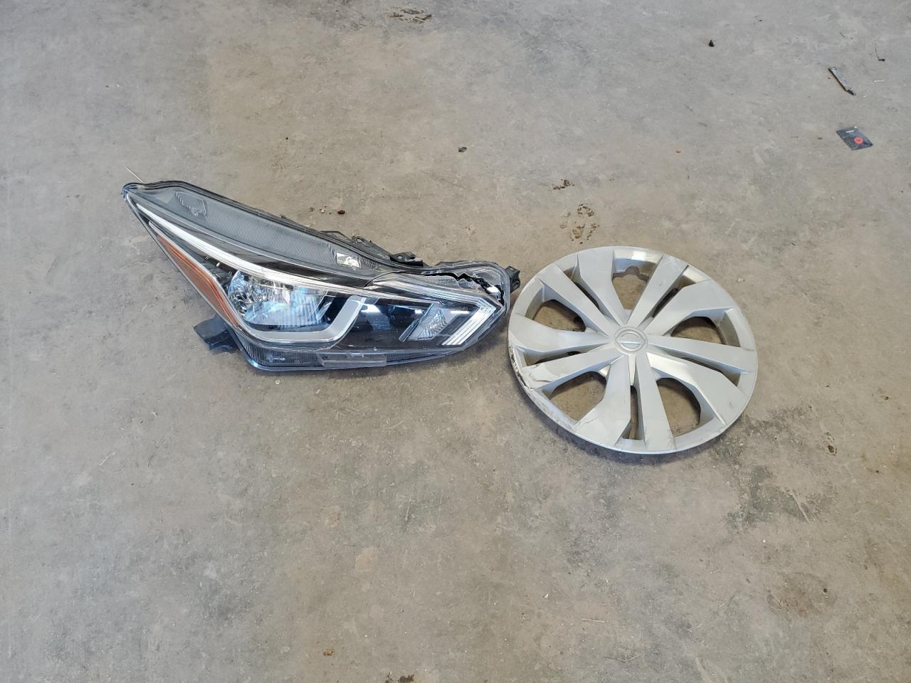 2021 Nissan Versa VIN 3N1CN8DV1M807643 Copart auction photo, front end / frame damage damage thumbnail 12