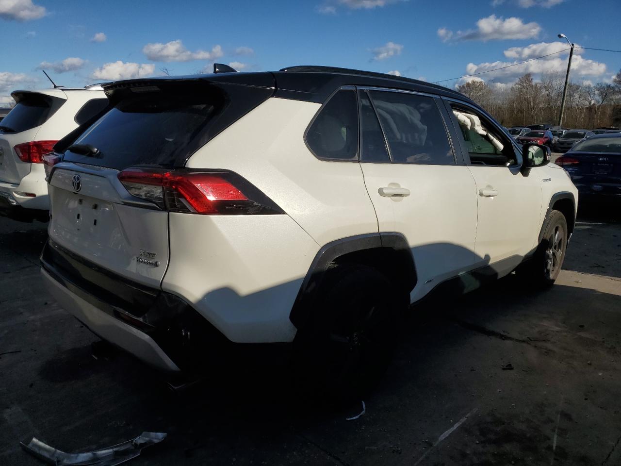 2019 Toyota RAV 4 VIN JTMEWRFV7KJ008220 Copart auction photo, front end / side damage thumbnail 3