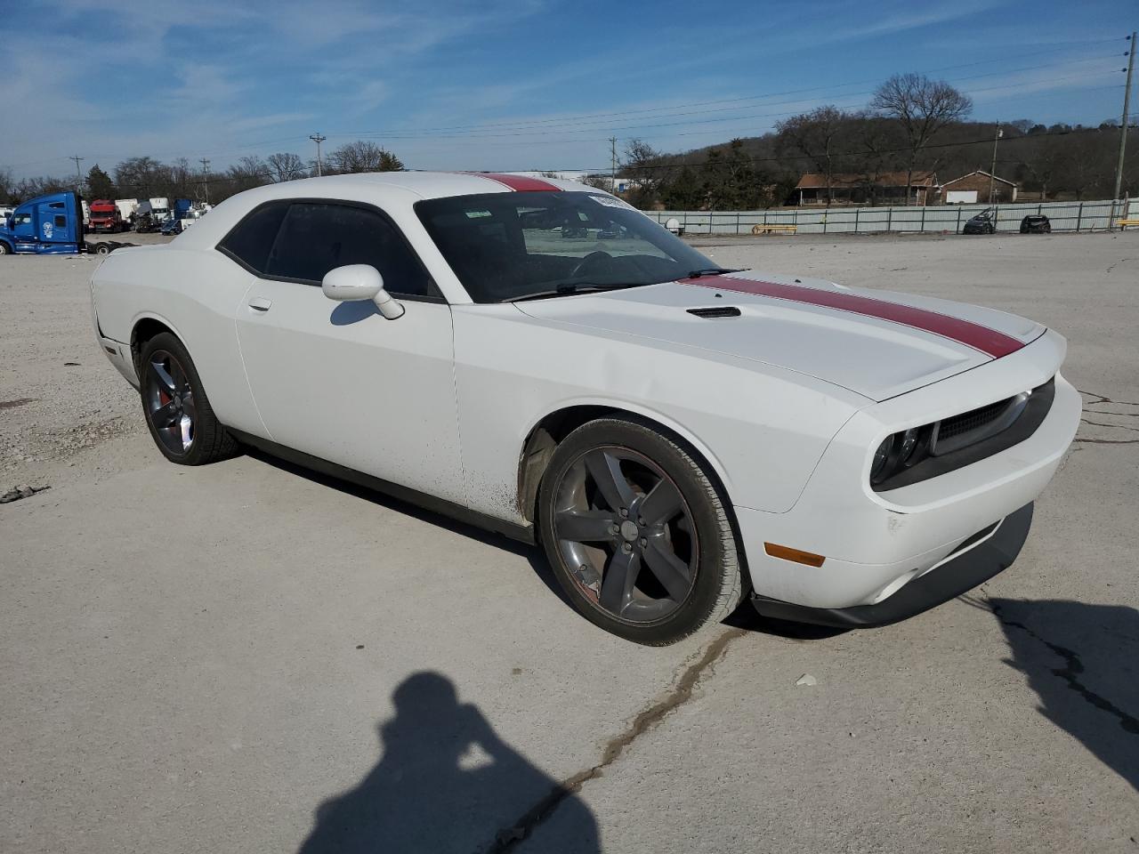 2013 Dodge Challenger VIN 2C3CDYAG6DH553947 Copart auction photo, rear end / minor dent/scratches damage thumbnail 4