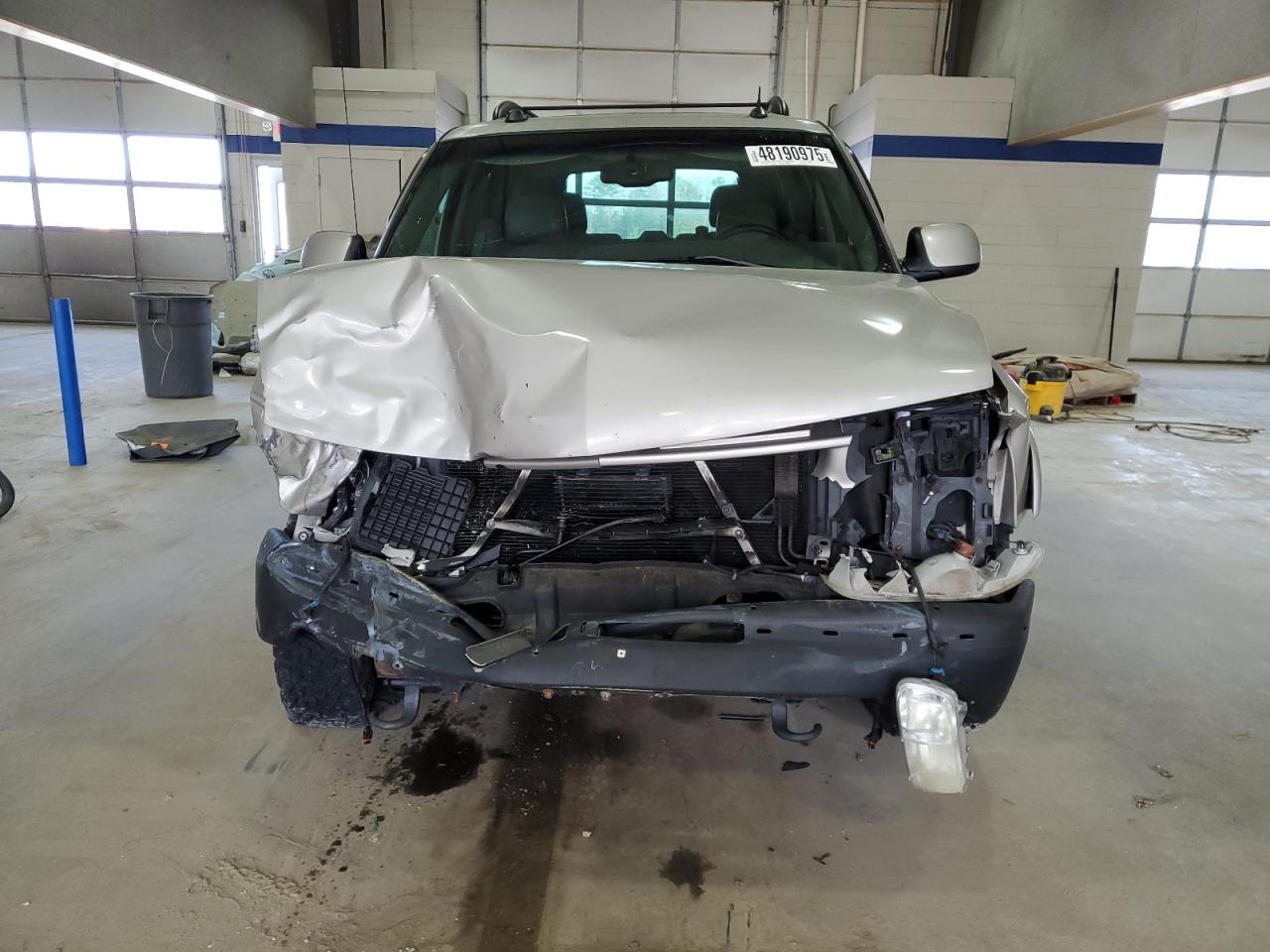 2004 Chevrolet Tahoe VIN 1GNEK13Z14R295723 Copart auction photo, front end / side damage thumbnail 5