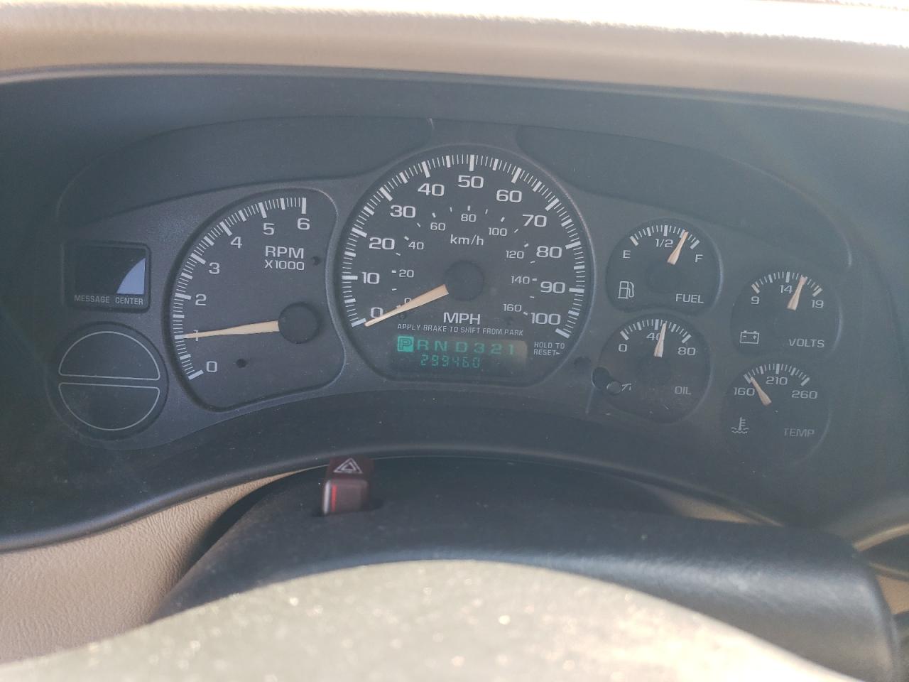 2001 Chevrolet Suburban VIN 3GNEC16T21G265902 Copart auction photo, front end / mechanical damage thumbnail 9
