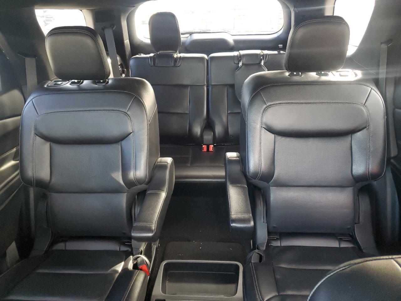 2020 Ford Explorer VIN 1FMSK8FH9LGA08121 Copart auction photo, rear end / minor dent/scratches damage thumbnail 10
