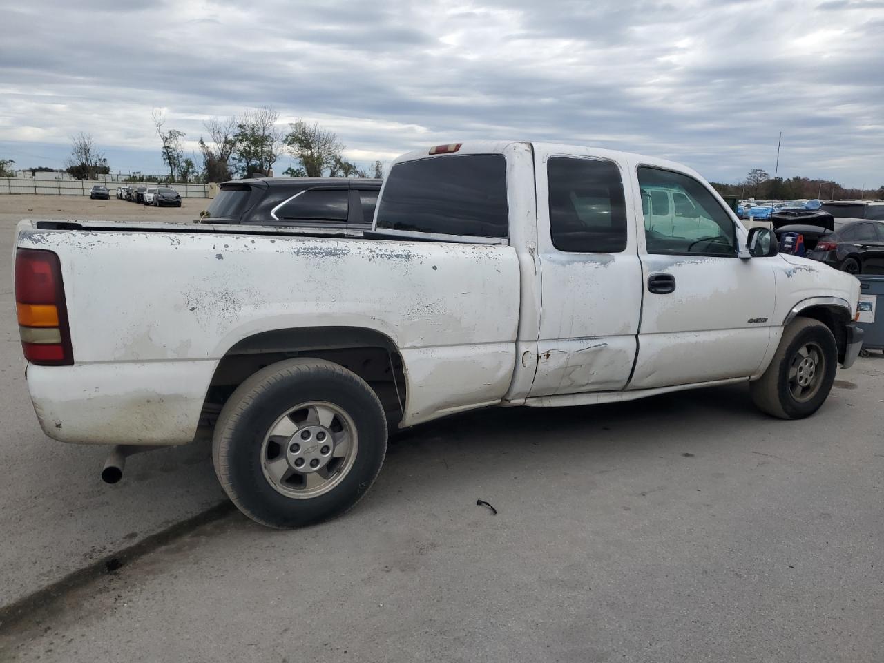 2001 Chevrolet Silverado VIN 2GCEC19V211217590 Copart auction photo, side / rear end damage thumbnail 3
