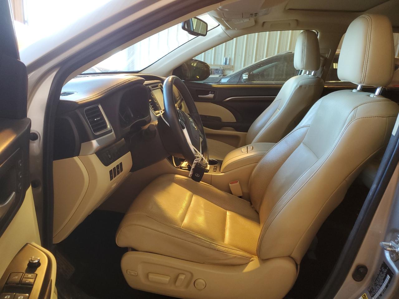 2014 Toyota Highlander VIN 5TDYKRFH3ES019046 Copart auction photo, front end / minor dent/scratches damage thumbnail 7