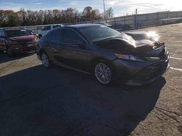 2018 Toyota Camry VIN 4T1B11HK3JU066839 Copart auction photo, front end / minor dent/scratches damage thumbnail 11