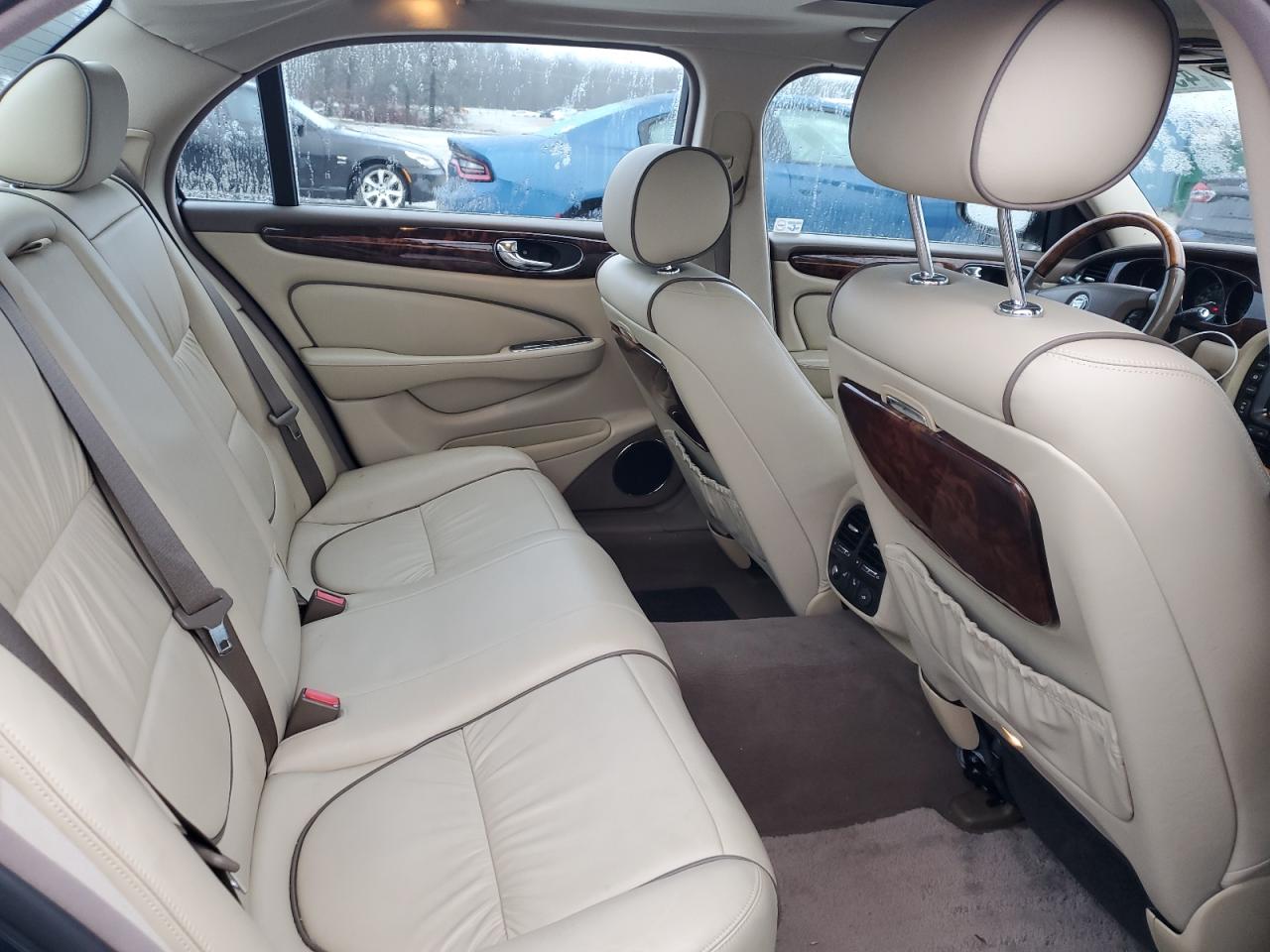 2007 Jaguar XJ VIN SAJWA82B57SH14424 Copart auction photo, front end / minor dent/scratches damage thumbnail 10