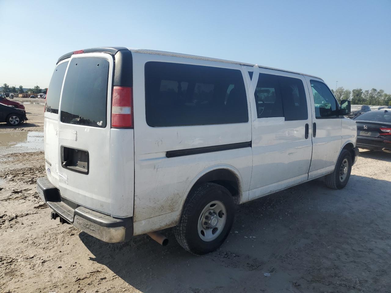 2017 Chevrolet Express VIN 1GAZGMFG0H1276319 Copart auction photo, rear end / normal wear damage thumbnail 3
